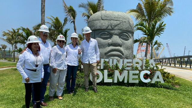 Funcionarios visitaron la refinería Dos Bocas en Tabasco