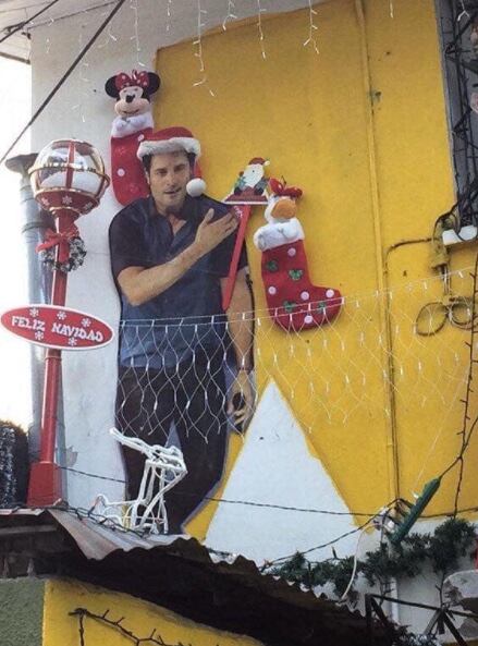 Figura de Chayanne adornando casa