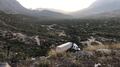 Tráiler cae a barranco de 30 metros en la Monterrey-Saltillo; conductor resulta ileso