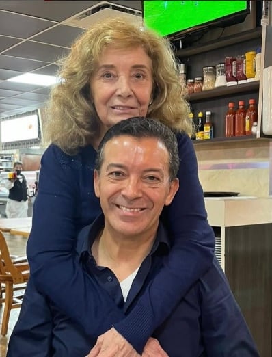 José Luis Arévalo y su mamá Ana María Piña.
