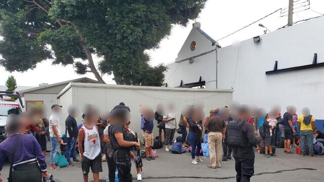 Detienen a cuatro “polleros” en Puebla; trasladaban 251 migrantes