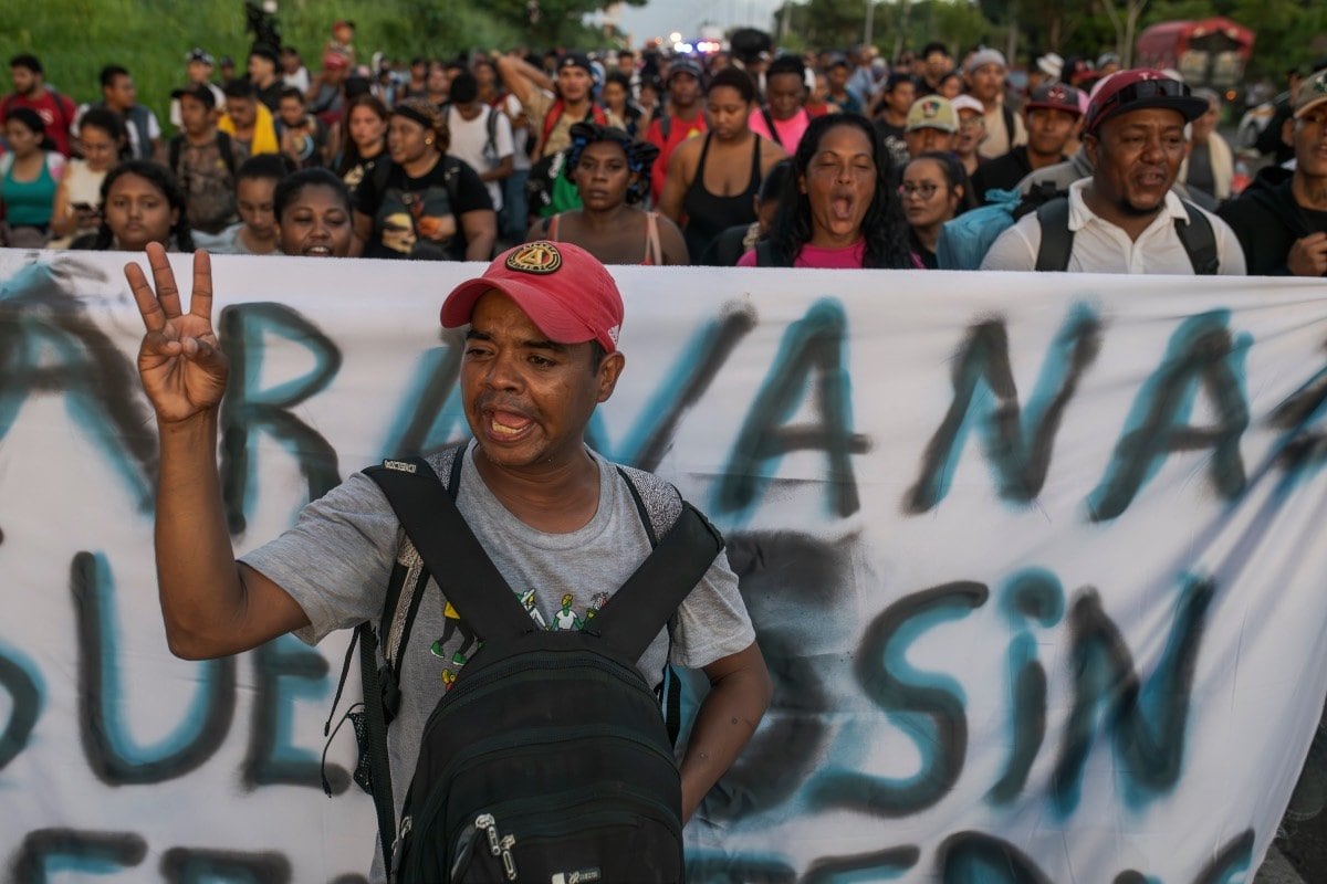 Caravana migrante “Sueños sin Fronteras” parte de Tapachula rumbo a CDMX
