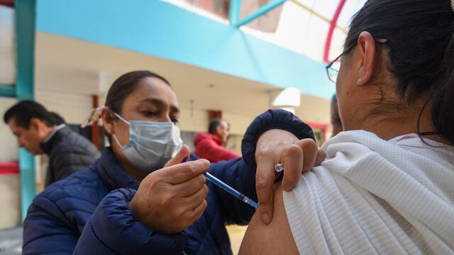 IMSS: vacunas contra Influenza y COVID 19