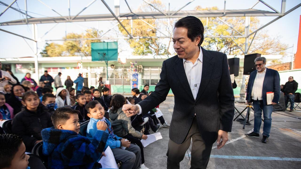 Mario Delgado informa regreso a clases de 23.4 millones de estudiantes en México