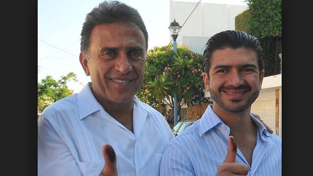 Miguel Ángel Yunes y su hijo Omar. En el ojo del huracán.