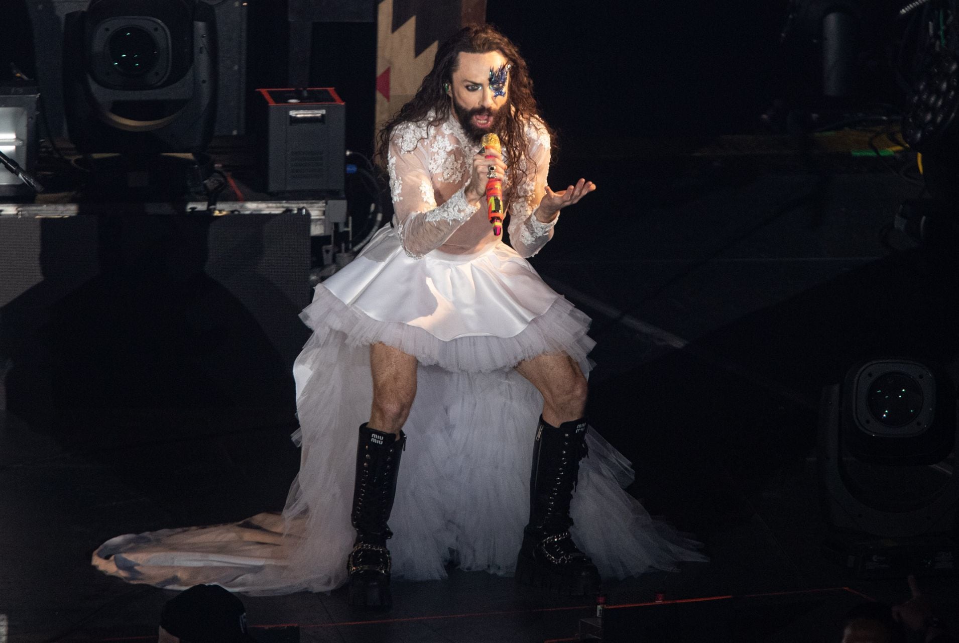 Jay de la Cueva de Moderatto.