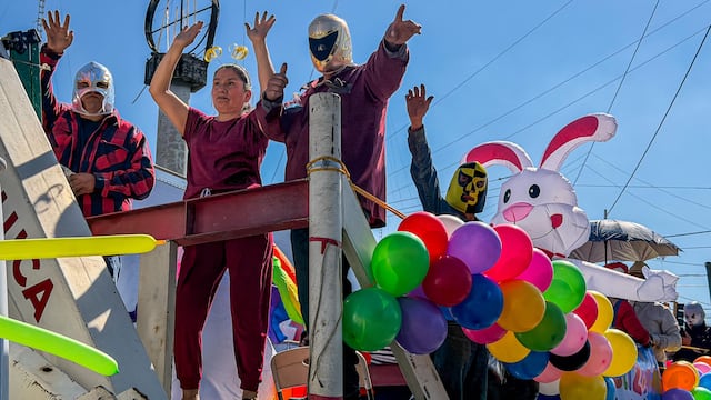Ricardo Moreno celebra el Día del Niño con caravana en Toluca.