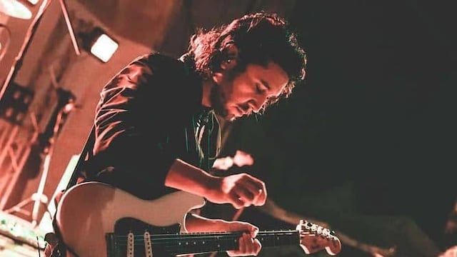 Erik Vázquez, guitarrista de Camilo Séptimo.
