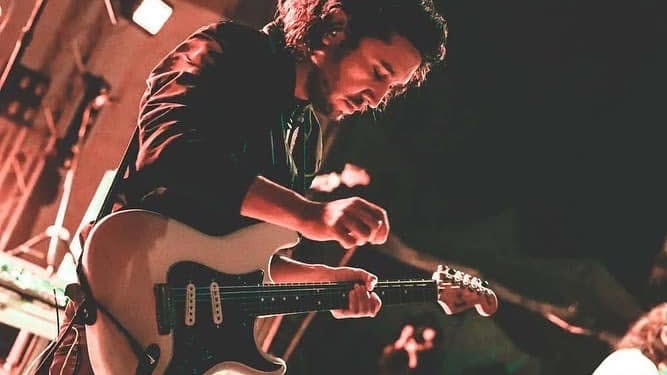 ¿Quién es Erik Vázquez? Guitarrista de Camilo Séptimo