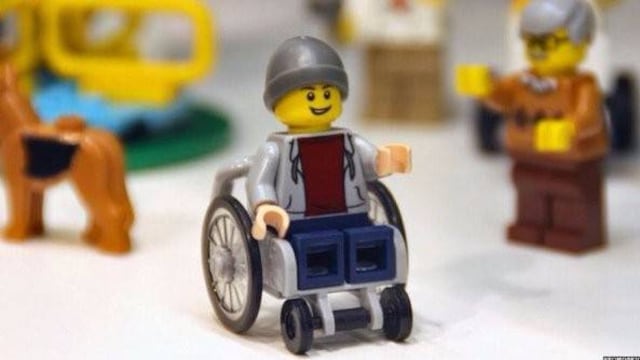 En el marco de la campaña #ToyLikeMe, Lego presentó un nuevo muñeco.