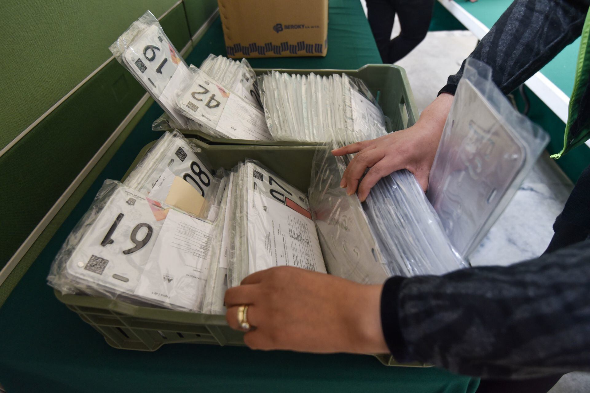 PRD propone eliminar el reemplacamiento