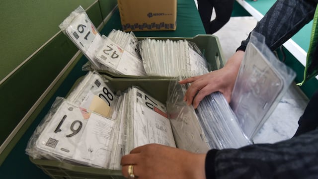 PRD propone eliminar el reemplacamiento