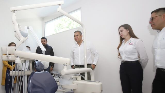 Fernando Vilchis. Inaugura Clínica Materno Infantil.