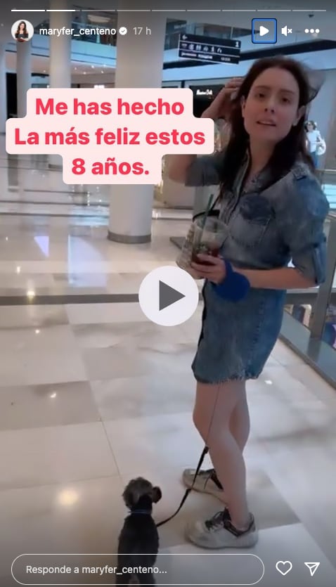 Maryfer Centeno y su perrito Yorkie