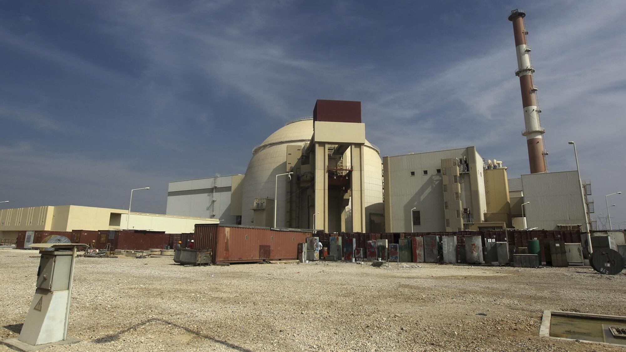 Irán distribuye tabletas de yodo ante riesgo de ataque a central de Bushehr