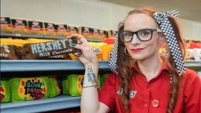 Conoce a la artista que construyó un supermercado usando solo fieltro