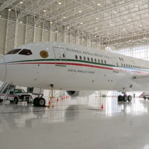 En lugar de caja negra, el avión Presidencial trae una caja china