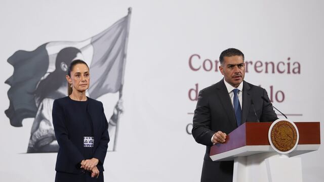 Claudia Sheinbaum junto a Omar García Harfuch en presentación de la Estrategia Nacional contra la Extorsión