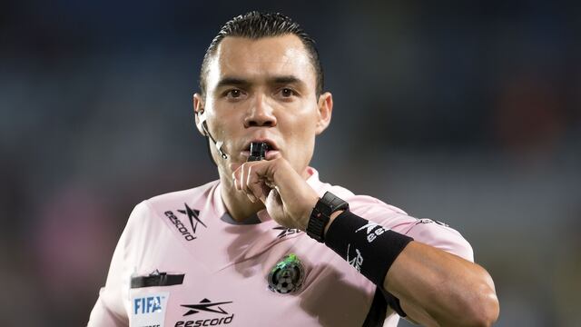 El 'Gato' Ortiz expulsó a Miguel Herrera en el duelo ante Cruz Azul