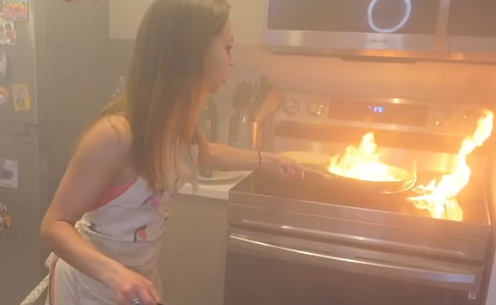 Streamer quema su cocina en directo