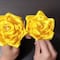 Cómo hacer flores amarillas eternas con listón: Paso a paso en sólo 5 minutos