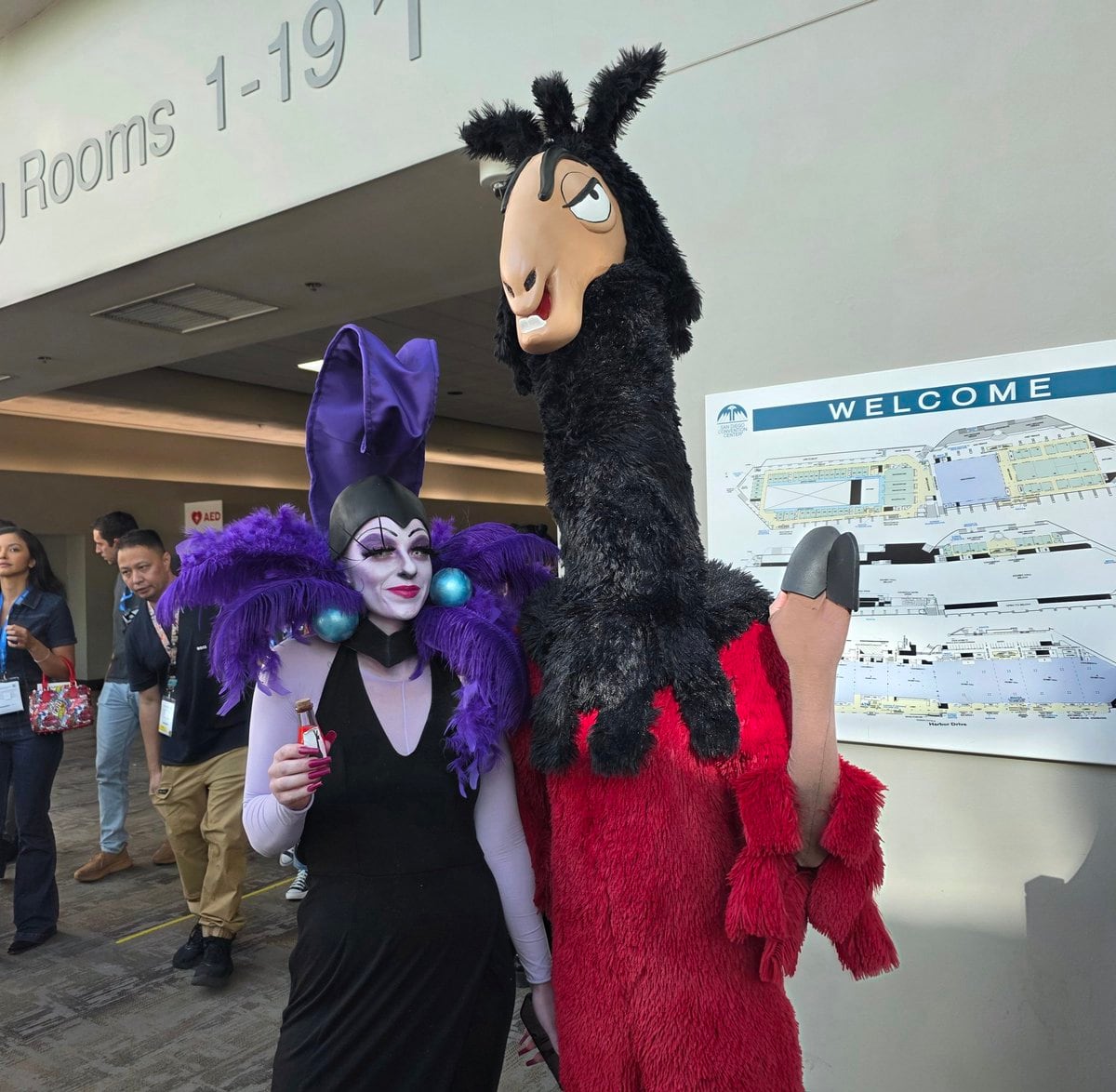 Cosplay de Las Locuras del Emperador con Yzma y Kuzco