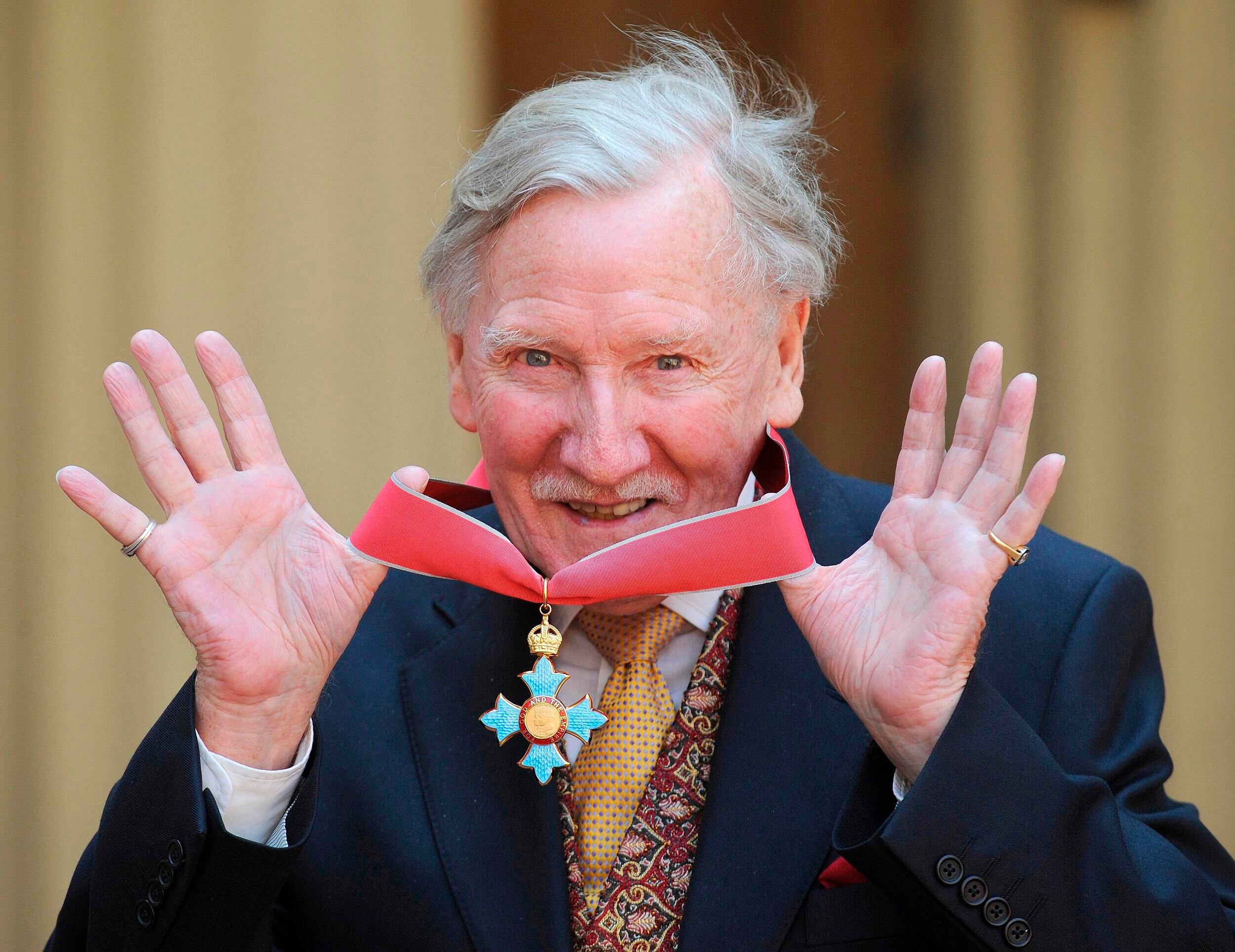 Leslie Phillips dio su voz al Sombrero Seleccionador en Harry Potter