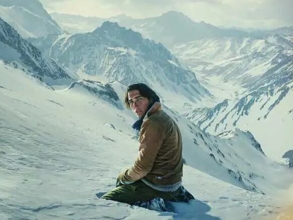 La sociedad de la nieve; historia real basada en la tragedia de los Andes.