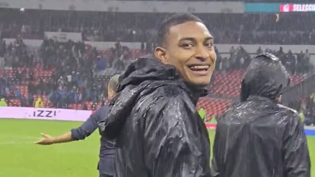 Periodista hondureño de burla de la eliminación del Tricolor