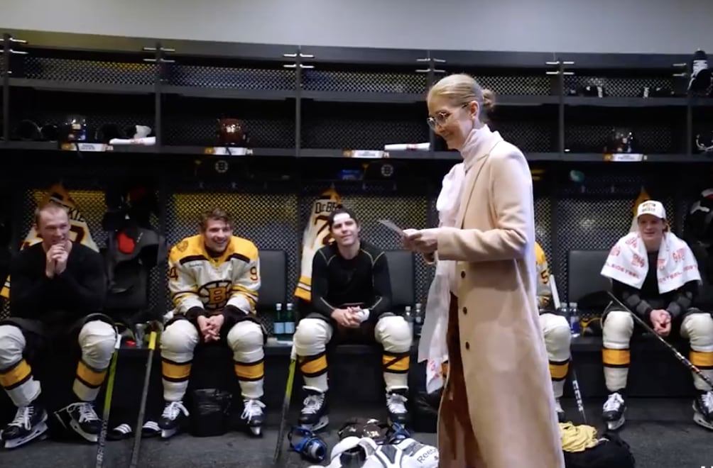 Céline Dion reaparece en partido de hockey