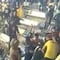 Fans del Club América se agandallan con los del Club Chivas en el Azteca