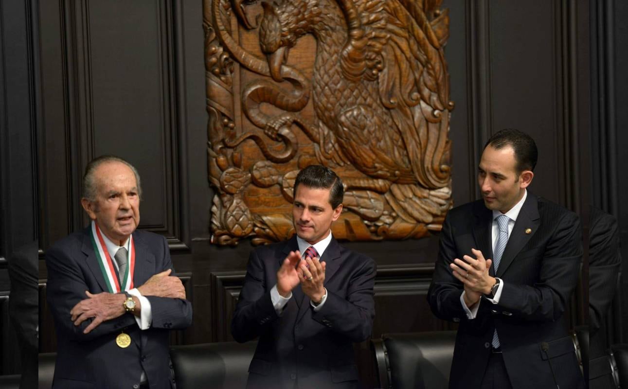 Entrega Senado a empresario la Medalla Belisario Domínguez