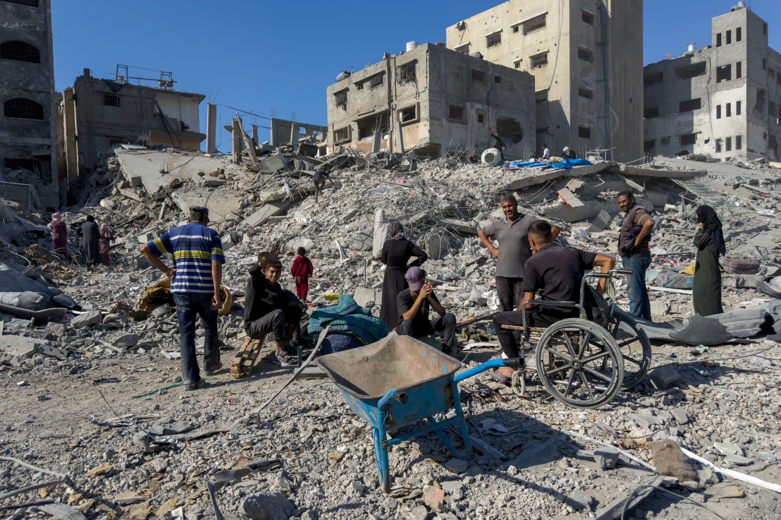 Miles de palestinos regresan a Gaza tras acuerdo de paz