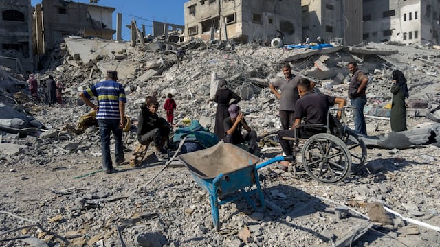 Miles de palestinos regresan a Gaza tras acuerdo de paz