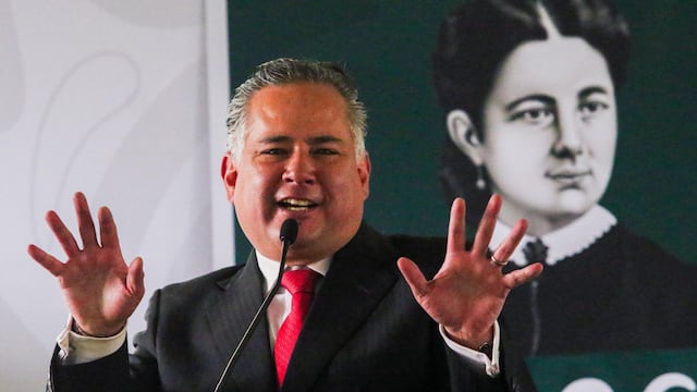 Santiago Nieto desata críticas tras registrarse en línea para buscar Querétaro