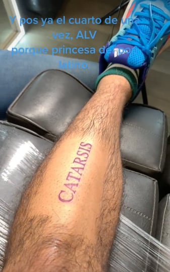 Se hace tatuajes de Belinda