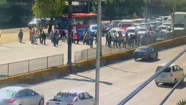 Trabajadores de interjet arman bloqueo sobre Circuito Interior
