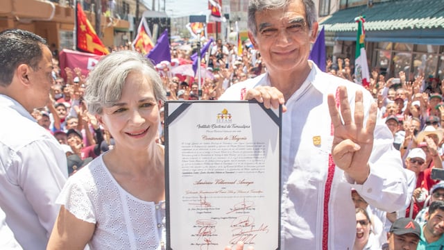 Américo Villarreal recibe constancia de mayoría