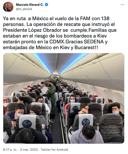 mexicanos evacuados de Ucrania a bordo del vuelo de la FAM tuit de Marcelo Ebrard