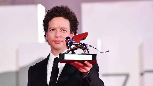 Michel Franco con el León de plata