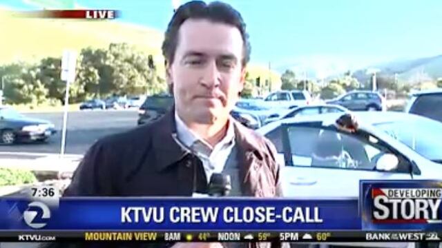 El choque se produjo durante un reporte del tránsito.