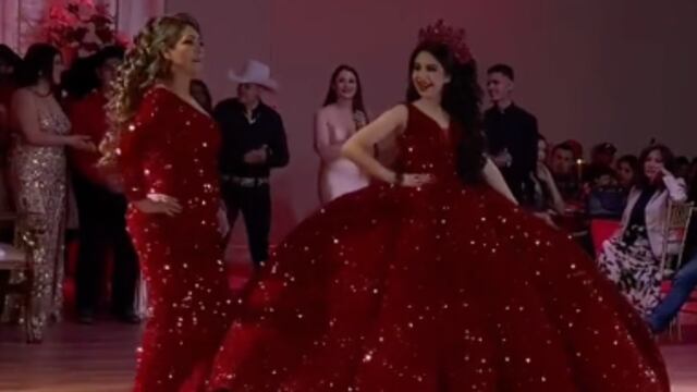 mamá de la quinceañera usó un vestido casi idéntico
