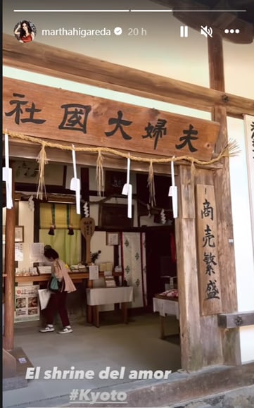 Martha Higareda se va de viaje a Japón con su prometido Lewis Howes.