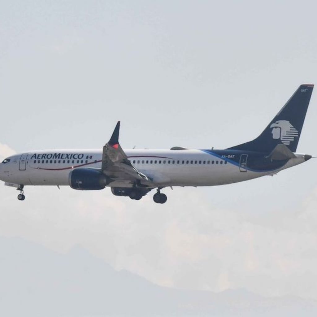 Controladores aéreos irán a huelga el lunes si fracasan negociaciones