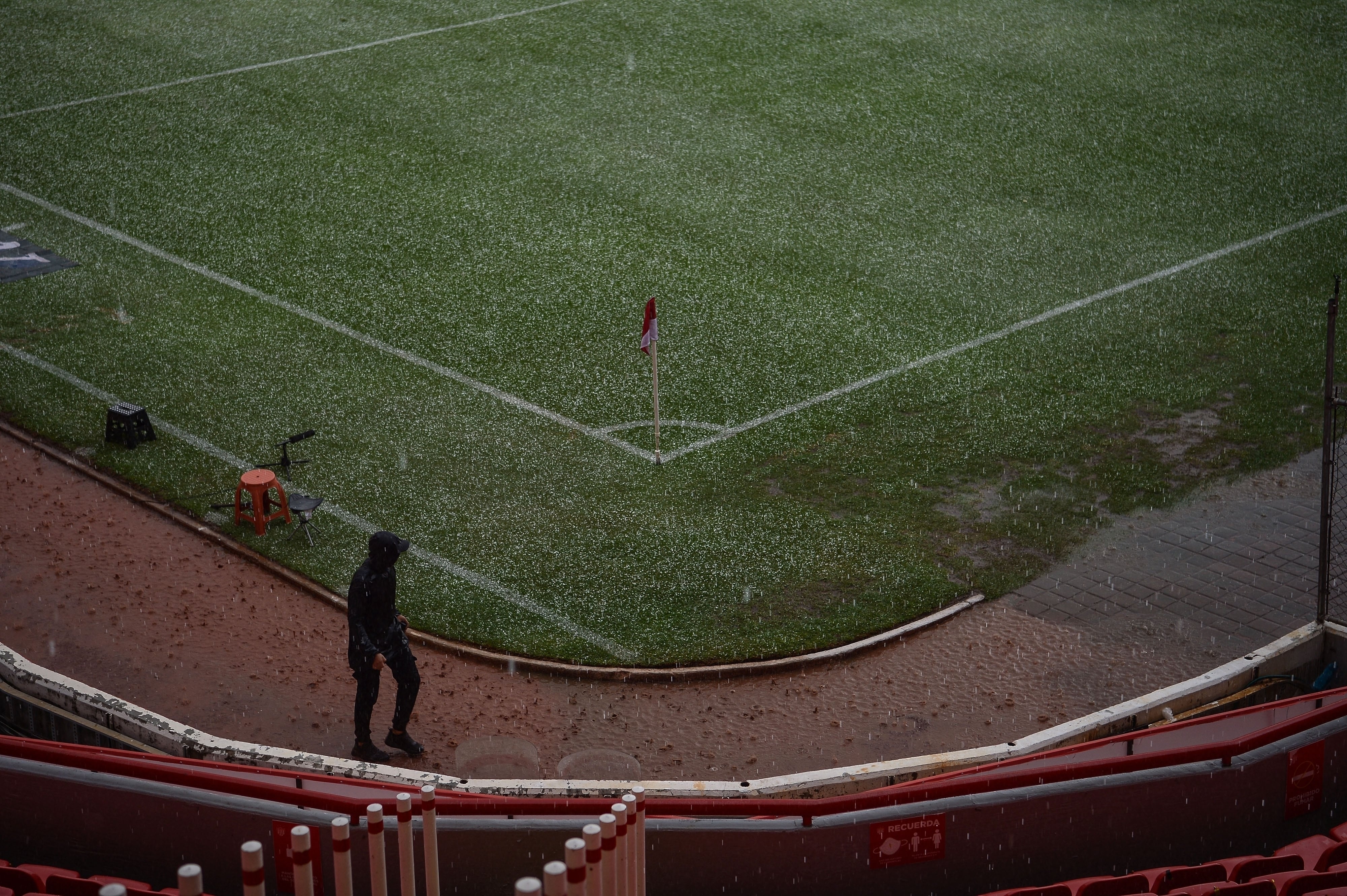 Lluvia en el Estadio Victoria