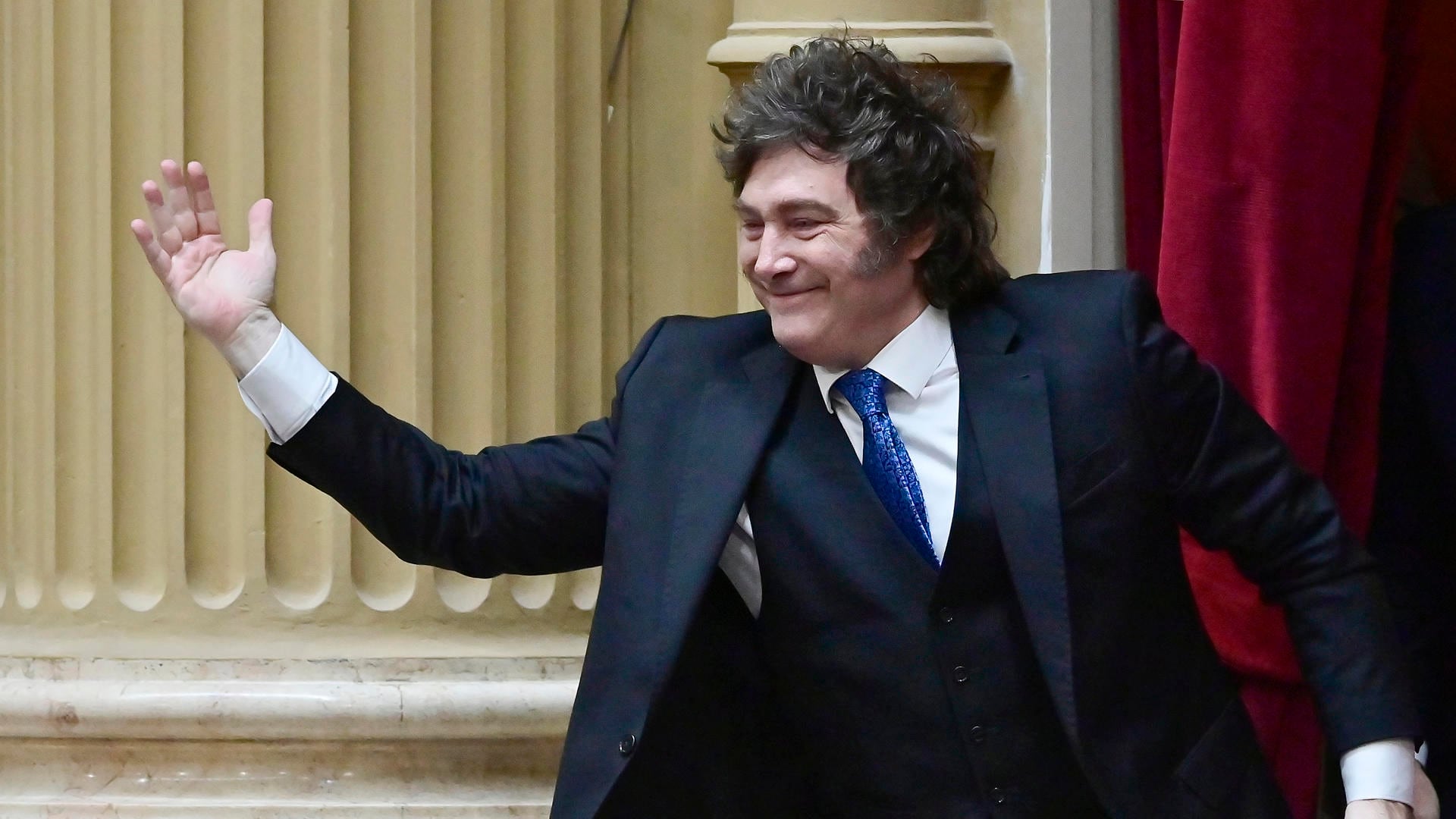 Acusan a Javier Milei de financiar campaña contra Sheinbaum y Petro con más de 6 mdp