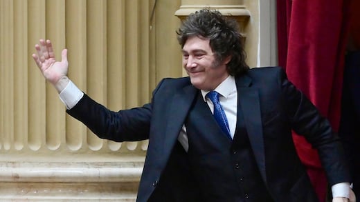 Acusan a Javier Milei de financiar campaña contra Sheinbaum y Petro con más de 6 mdp