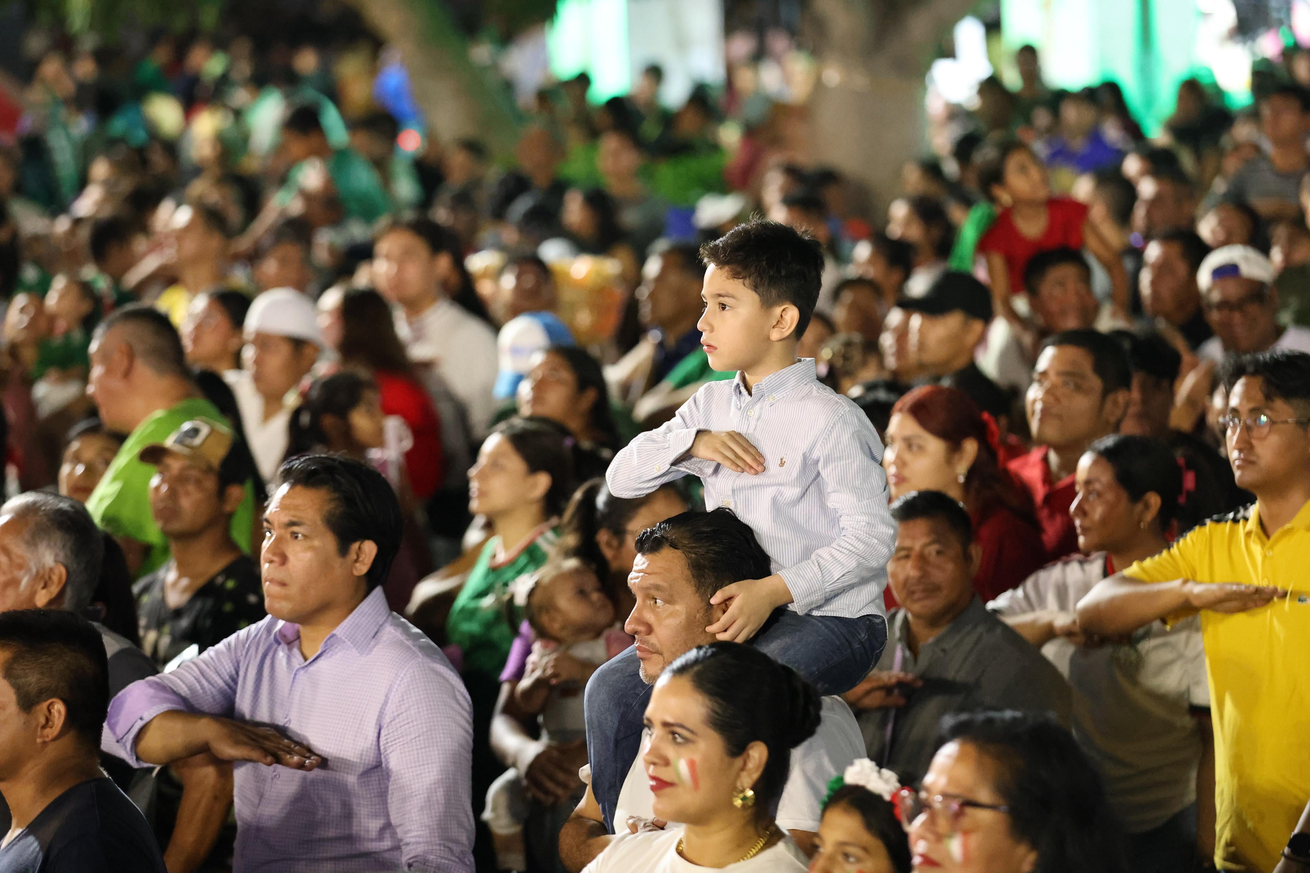 Javier May da Grito de Independencia en Tabasco.