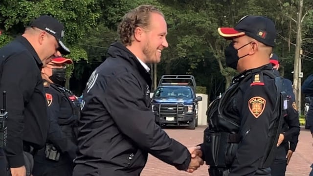 En Benito Juárez, Santiago Taboada felicitó a elementos de Policía Bancaria Industrial por su destacada labor.