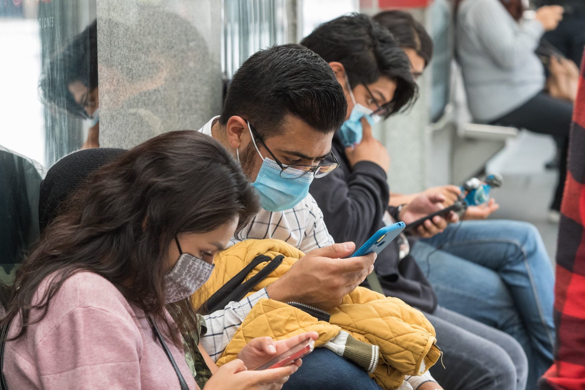 Usuarios de celulares Telcel aumentan tras bloqueos del Mercado Gris